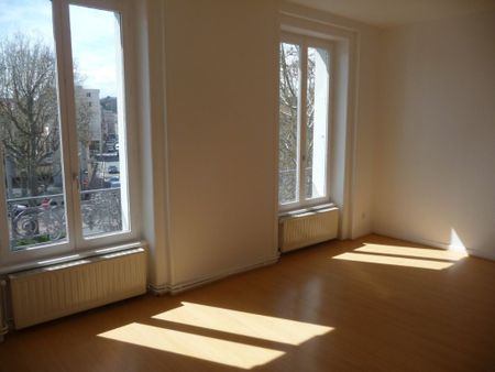 APPARTEMENT T5 A LOUER - Photo 2