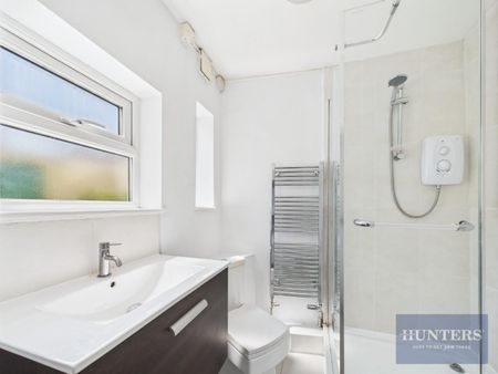 1 bedroom Flat To Let - Photo 4