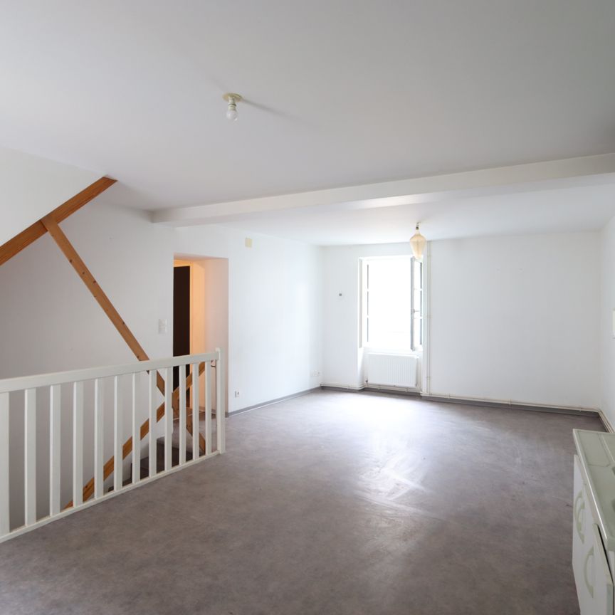 Location Appartement 4 pièces 83m² LA CHARITE SUR LOIRE 58400 - Photo 1