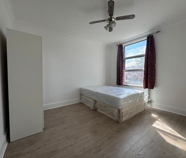 4 Bed Semi-Detached House, Shakespeare Crescent, E12 - Photo 4