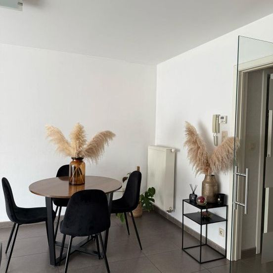 Appartement te huur - Photo 1