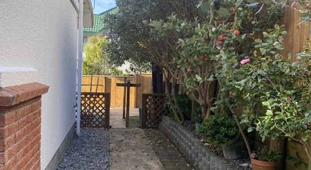 In the Heart of Churton Park - Photo 2