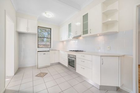 Modern Living - Photo 4