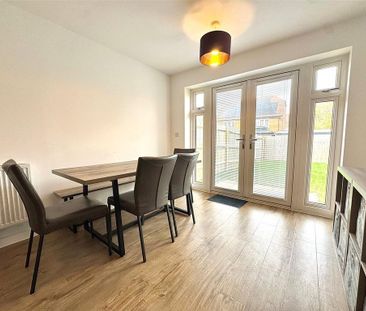 3 bedroom semi-detached house to rent - Photo 2