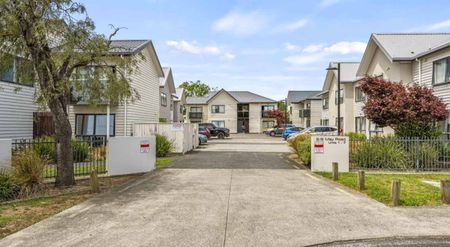 Studio Apartment - $400pw (POWER, WATER, & UNLIMITED INTERNET included) - Photo 5