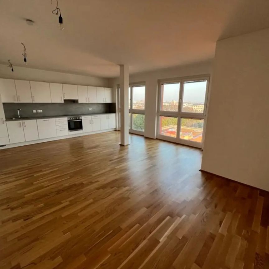 Helle 3-Zimmer-Wohnung mit schönem Ausblick - Geräumiges Wohnzimmer - Foto 1