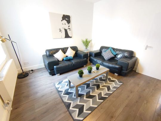 Frost Street. - Photo 1