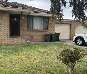 Centrally located! Water bills included! - Photo 5