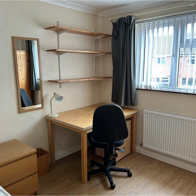 4 bedroom terraced house to rent - Photo 1