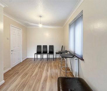 4 bedroom detached house to rent - Photo 4