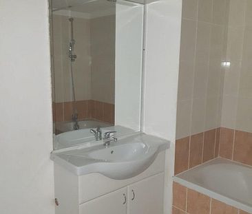 T2 AVEC TERRASSE + PARKING - Photo 5