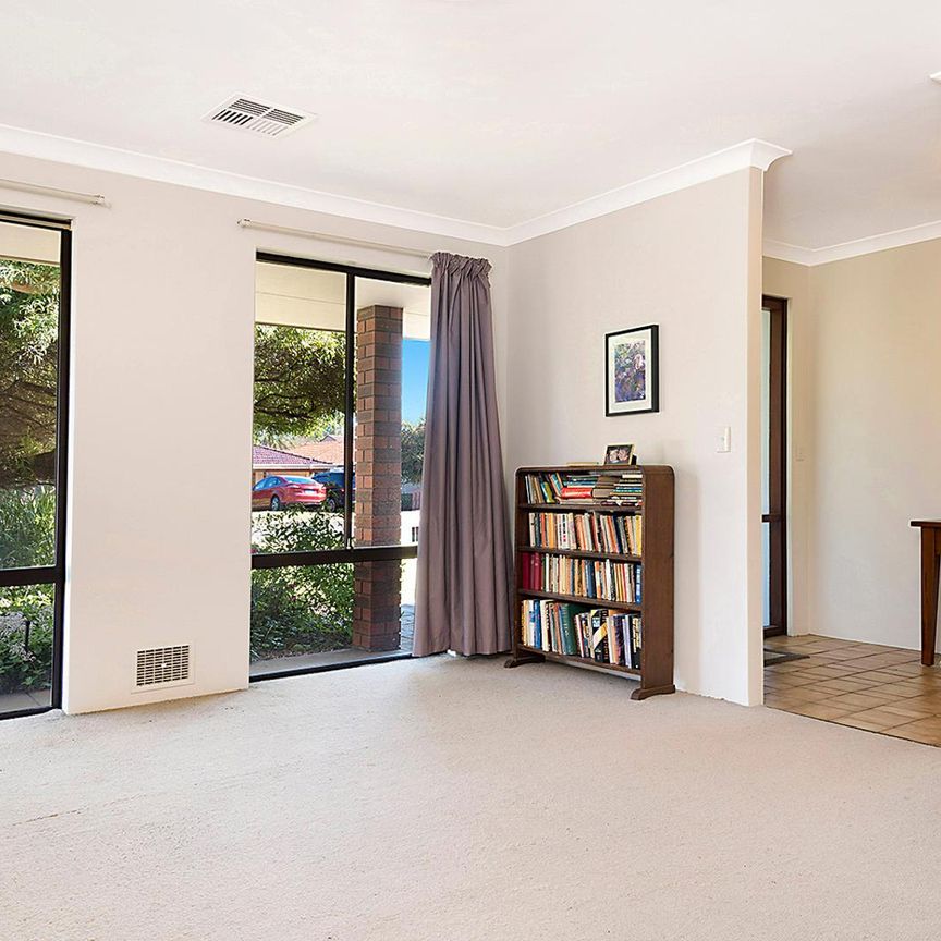 16 London Way - Photo 1