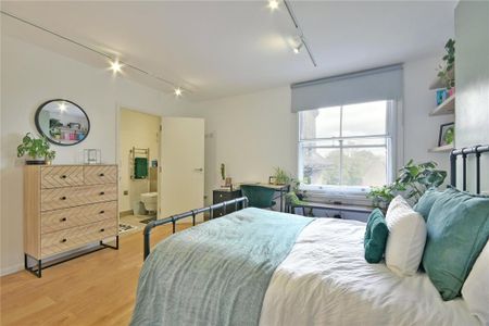 3 bedroom flat to rent - Photo 5