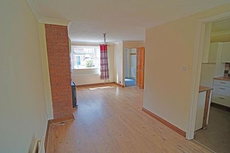 3 bedroom semi-detached house to rent - Photo 3