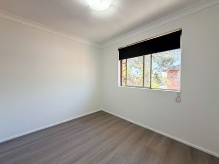 Renovated, Light-Filled & Low-Maintenance Living in the Heart of Penrith - Photo 3