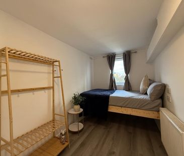 2 Bed Flat, Poyntz Road, SW11 - Photo 5