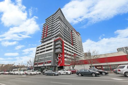 GREAT LOCATION WITH STYLISH, MODERN AND FURNISHED APARTMENT IN EXCEPTIONAL LIFESTYLE. - Photo 3