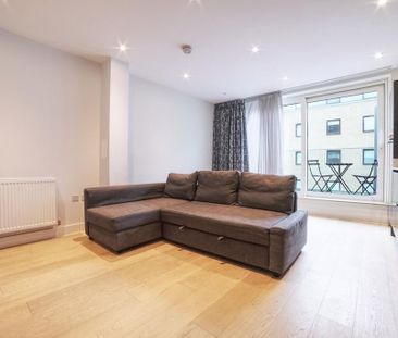 2 bedroom flat to rent - Photo 2