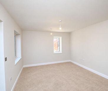 2 bedroom semi-detached house to rent - Photo 2