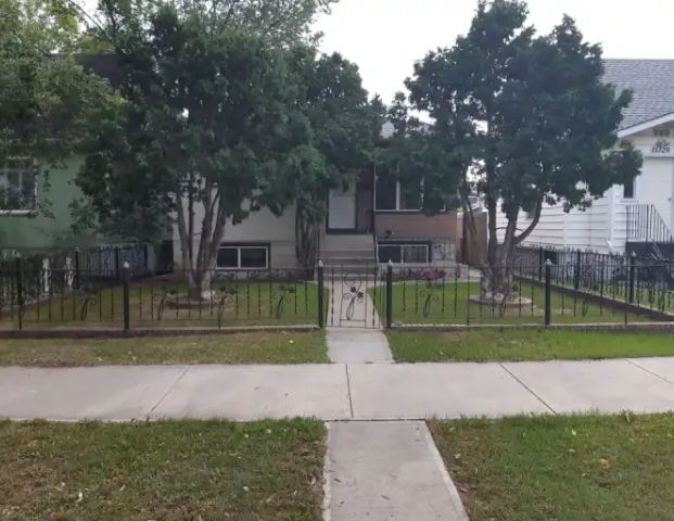 2 bd Large, Bright Basement Suite (Utilities and Internet inc.) available now | 11331 88 Street Northwest, Edmonton - Photo 1