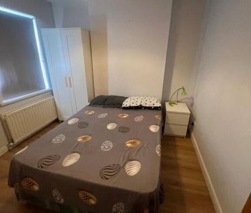 14 Windsor Drive, Belfast, BT9 7FH - Photo 2