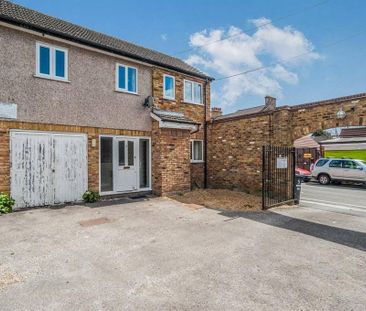 3 bedroom end of terrace house to rent - Photo 3