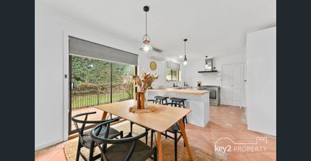 Sunny 3-Bedroom Home in Newnham - Photo 2