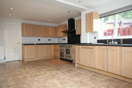 6 bedroom detached house to rent - Photo 5