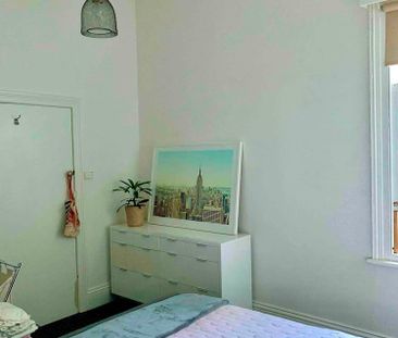 Port Melbourne - Photo 1