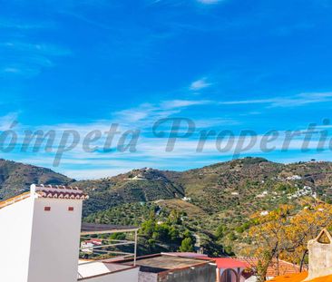 Townhouse in Canillas de Albaida, Inland Andalucia at the foot of t... - Photo 5