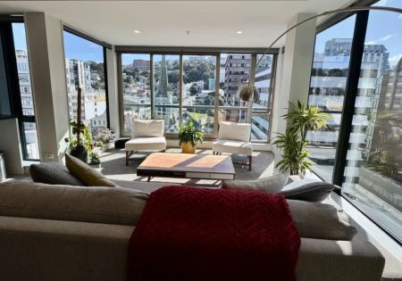 A beautifully presented, light and bright two bedroom apartment - Photo 5