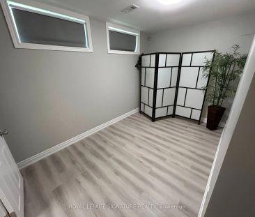 Detached Home For Lease | W9263538 - Photo 5