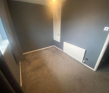 2 bedroom semi-detached house to rent - Photo 5