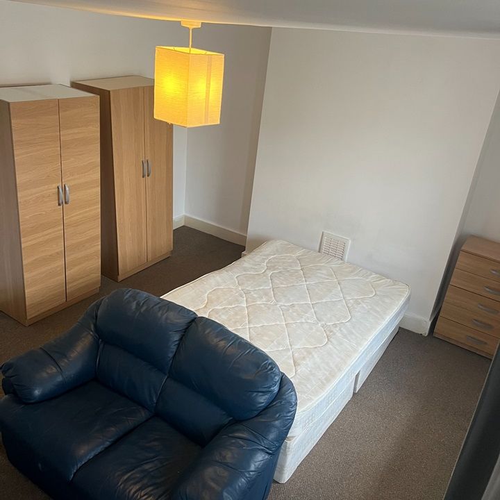 1 Bed Flat, Holloway Road, N19 - Photo 1