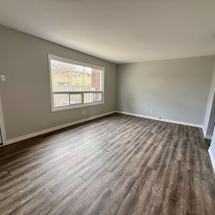 For Lease - 161 TOULON Crescent, London East, Ontario - Photo 1