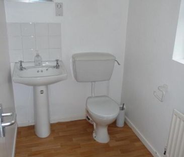 123 Dunluce Avenue, Belfast, BT9 7AX - Photo 4