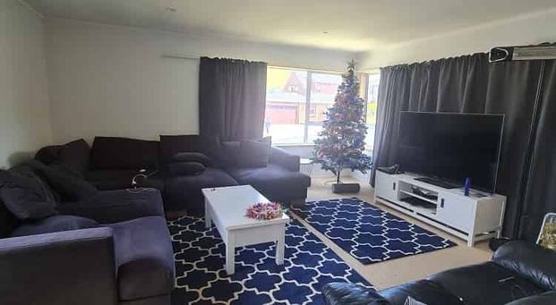 Large home in Johnsonville - Photo 1