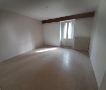Location Appartement 4 pièces 76m² BOURG EN BRESSE 01000 - Photo 4