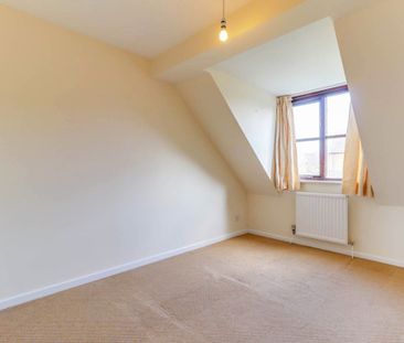 A 3 Bedroom House in Bishops Cleeve GL52 8NL - Photo 6