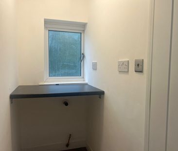 2 Bed Maisonette, Bakers End, SW20 - Photo 3