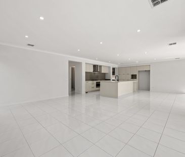 Sophisticated Near-New Family Residence with Exceptional Space - Photo 2