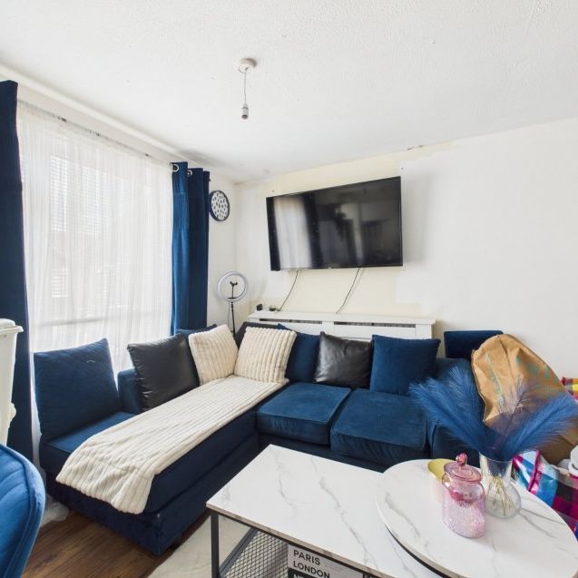 Holmedale, Slough, Berkshire,SL2 - Photo 1