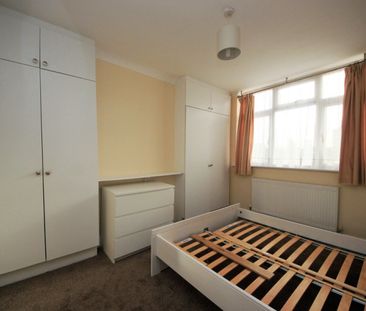 Hillfield Avenue, Colindale, NW9 - Photo 4