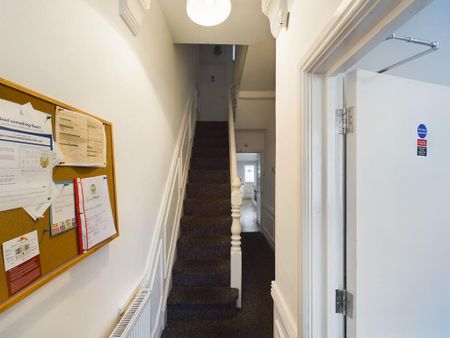 6 bedroom house of multiple occupation to rent - Photo 5