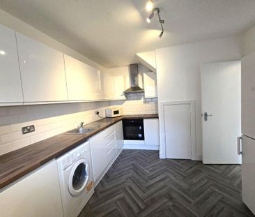 3 bedroom ground floor maisonette to rent - Photo 6