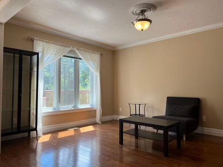 For Lease - 579 Violet Street, Waterloo, Ontario - Photo 2
