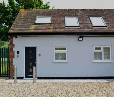 Station Road, Chinnor, Oxfordshire, OX39 - Photo 1