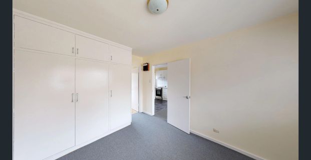 Conveniently Located Apartment! - Photo 1