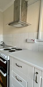 1 Bed Flat, Lower Addiscombe Road, CR0 - Photo 3