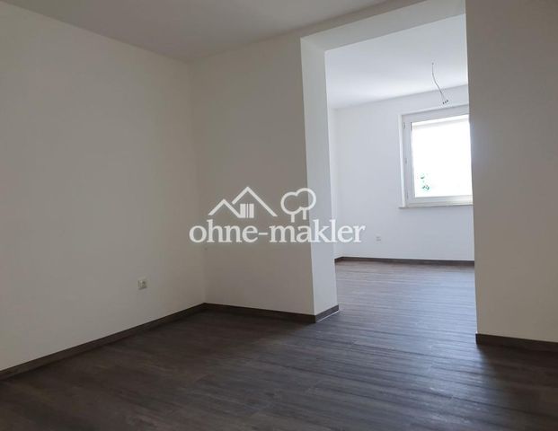 Sofort frei! Kernsanierte moderne 2-Zimmer-Nichtraucherwohnung mit Einbauküche - Foto 1